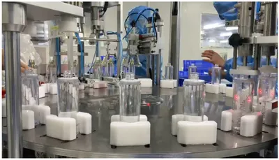 Independent Precisely Adjustment to The Filling Capacity Essential Oil Type Double - Head Rotary Filling Machine